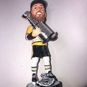 KRIS LETANG Pittsburgh Penguins Bobblehead 2017 NHL Stanley Cup Trophy No Box
